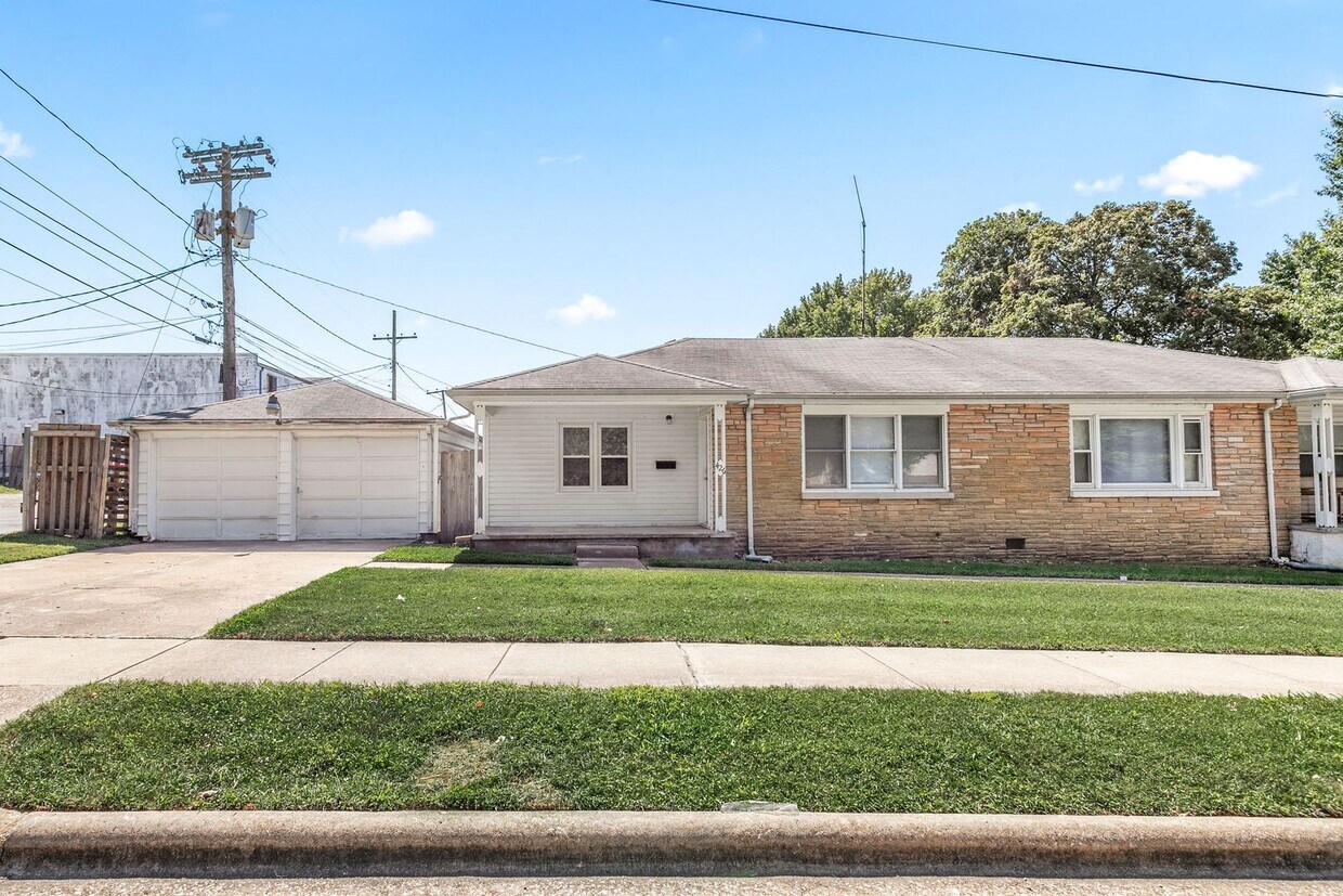 Primary Photo - Stanford Duplex