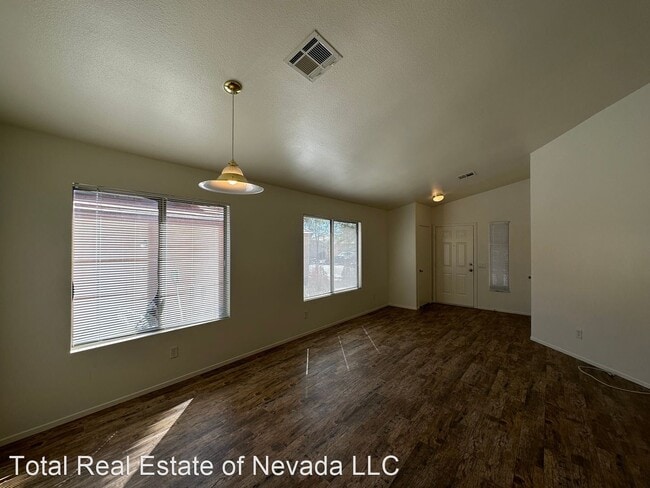 Building Photo - 3 br, 2 bath House - 4468 Pacific Sun Ave
