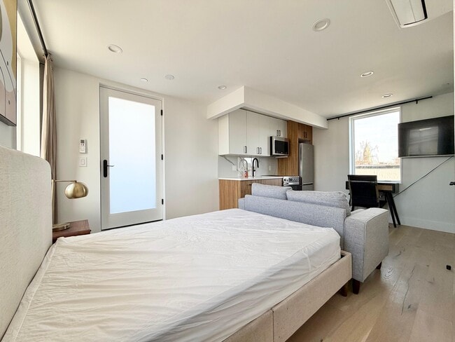 Foto del edificio - 485 Tompkins Ave