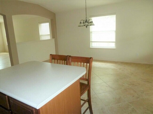 Foto del edificio - 3314 Blue Ridge Dr
