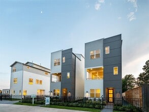 Building Photo - 310 Jensen Dr
