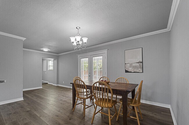 Building Photo - 5520 Trail Lake Dr