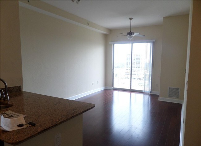 Building Photo - 4000 N Hills Dr