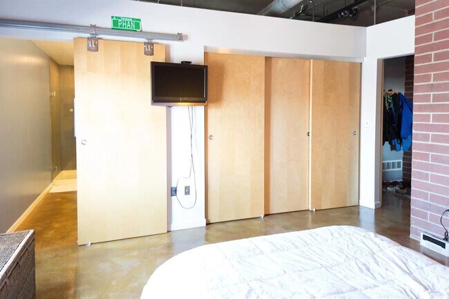 Foto del edificio - 322 E Liberty St