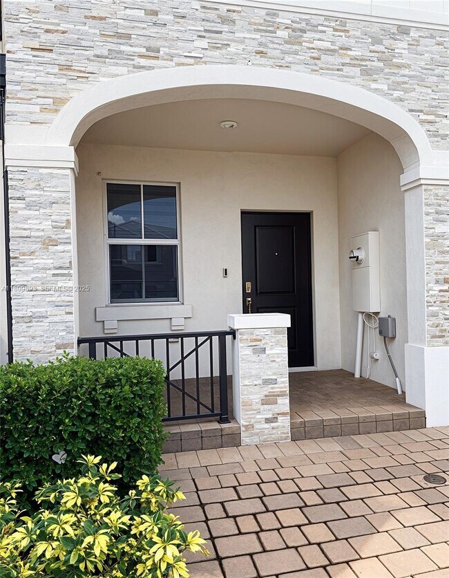 Foto del edificio - 12727 NW 23rd Pl