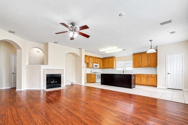 Foto del edificio - 5402 Rosehaven Ct