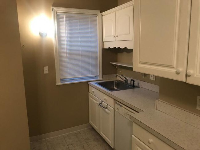 Building Photo - 2 bedroom in Melrose MA 02176