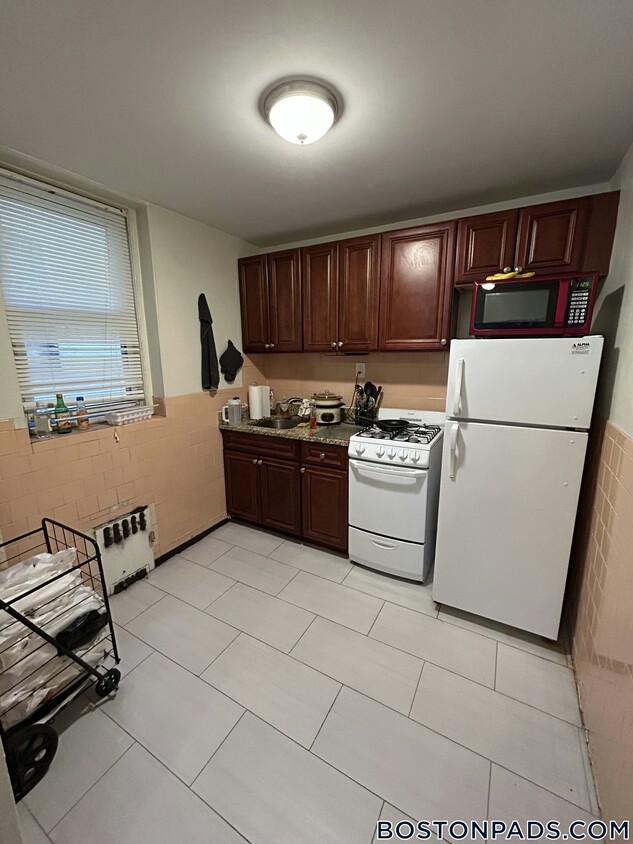 Primary Photo - 107 Gordon St