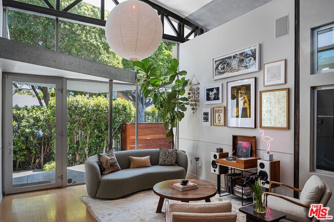 Building Photo - 8735 Dorrington Ave