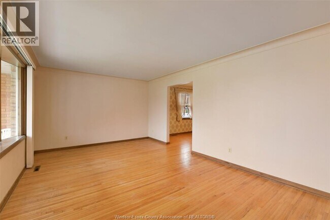 Building Photo - 10770 Eastcourt Dr