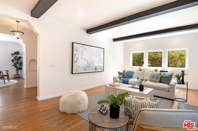 Building Photo - 3 br, 2.5 bath House - 1049 S Hayworth Ave