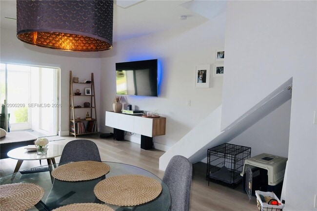 Foto del edificio - 16755 Hemingway Dr