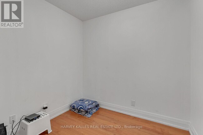 Building Photo - 1060 Sheppard Ave W