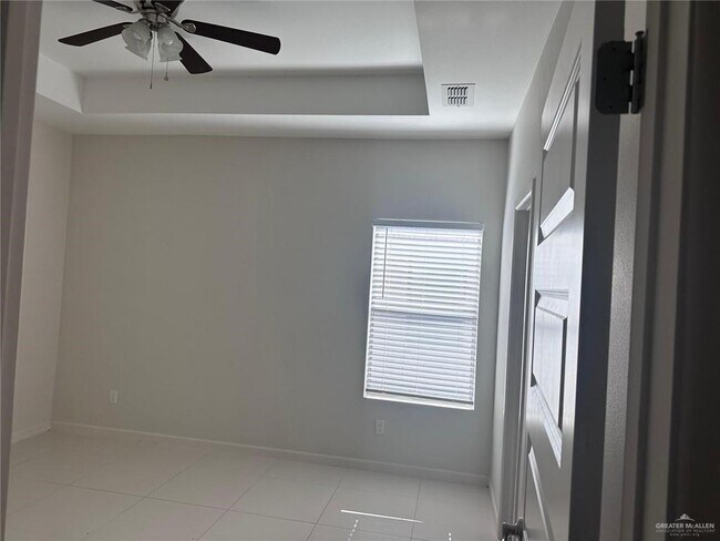 Foto del edificio - 7 Nightingale Ave