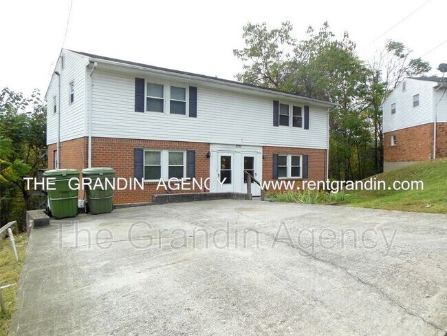 Building Photo - 1720 Pomeroy Rd