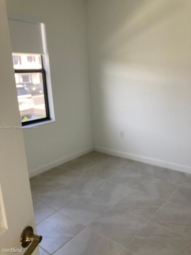 Foto del edificio - 3 br, 3 bath House - 10090 SW 228th Ter