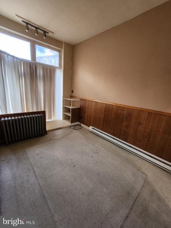 Building Photo - 410 S 5th St