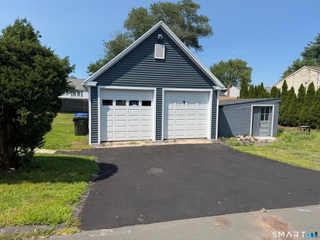 Building Photo - 212 Maple Hill Ave