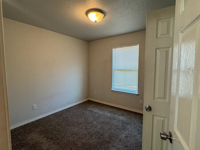 Foto del edificio - 3512 Eutopia St