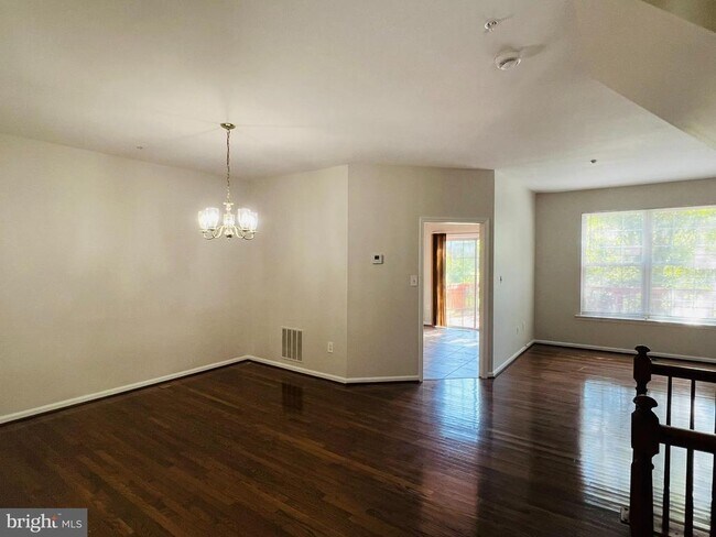 Foto del edificio - 7300 Rocky Creek Dr