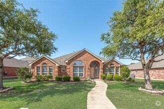 Building Photo - 3806 Palace Pl