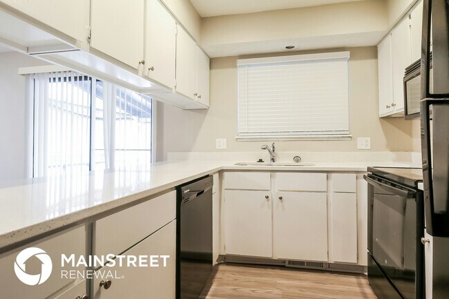 Foto del edificio - 8030 Widmer Rd
