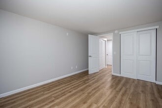 Building Photo - Glenora Gardens