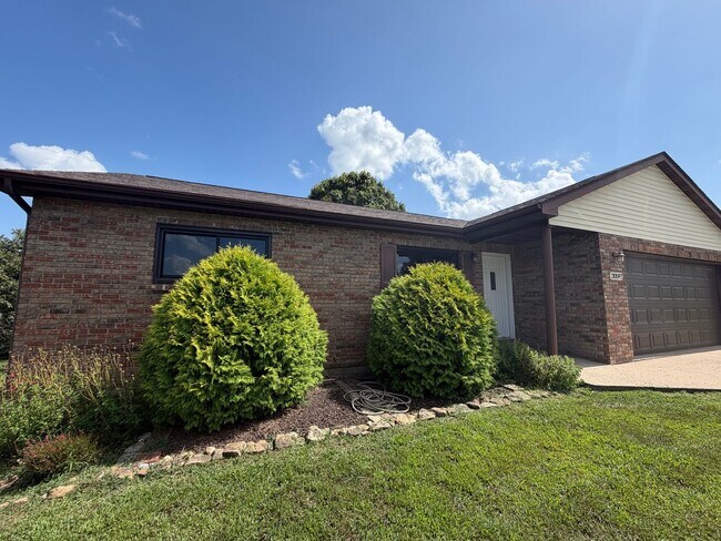 Foto del edificio - Two-Bedroom Single Family Home Available for Rent!