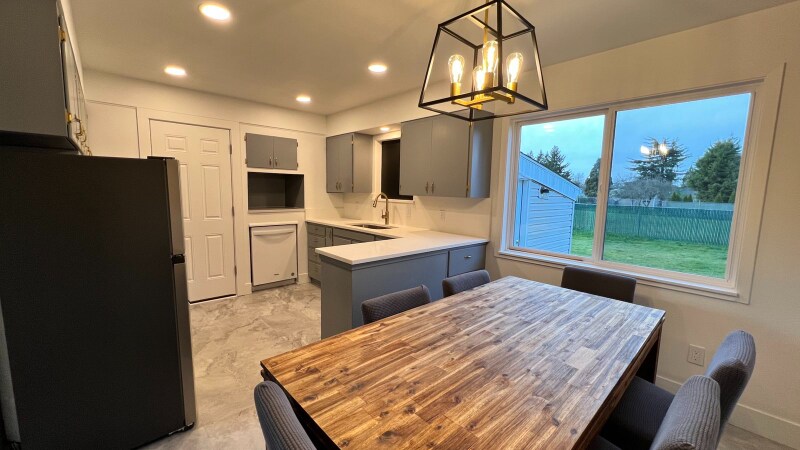 Foto principal - 10833 NE Russell St