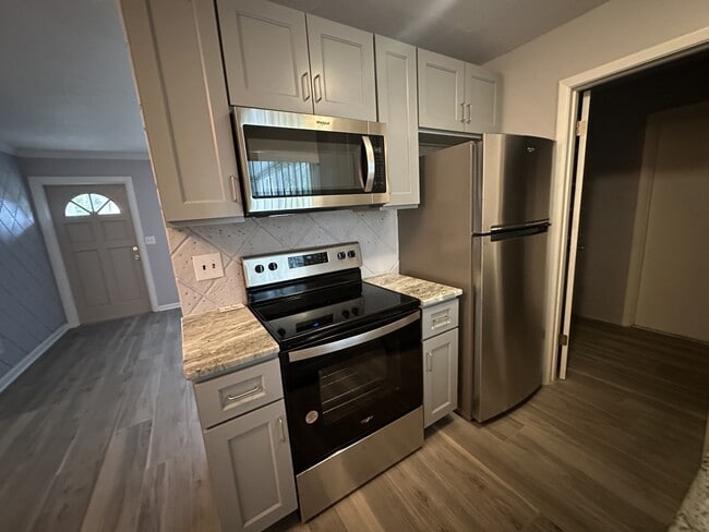 Building Photo - 2906 Garden Rd