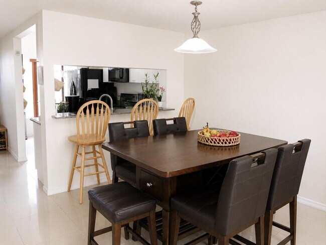 Foto del edificio - 75 Whitehead Cir