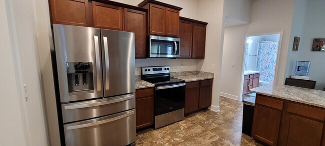 Building Photo - 2802 SE Buccaneer Cir