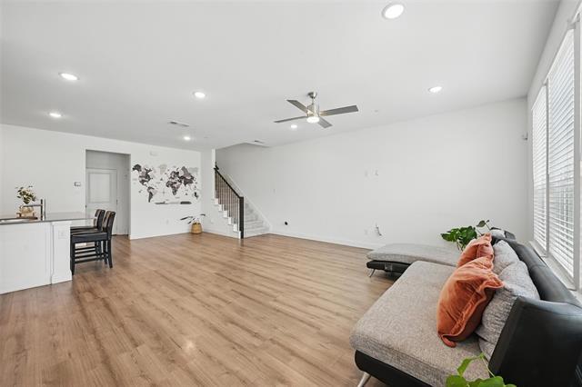 Foto del edificio - 8845 Phoebe Rd