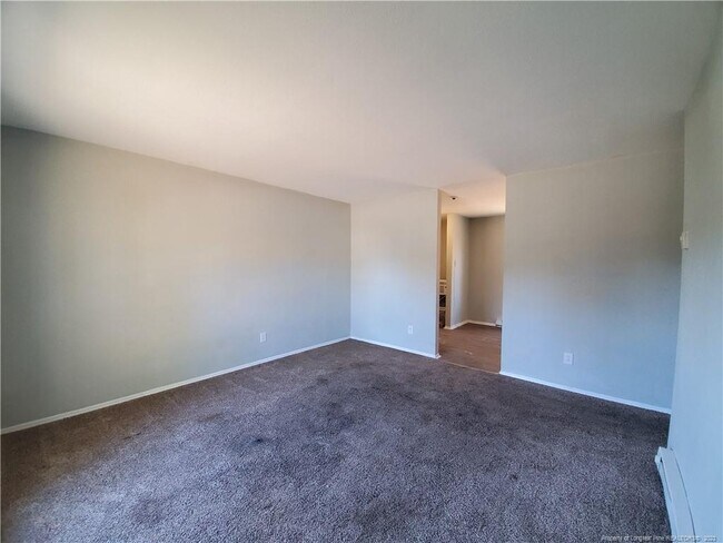 Foto del edificio - 5527 Livingston Dr