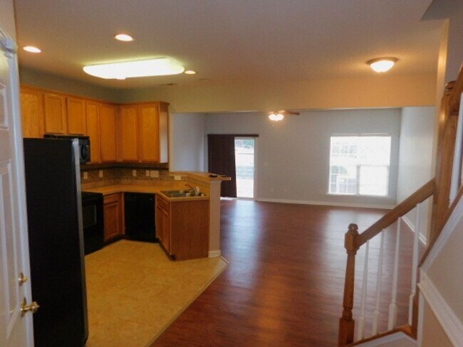 Foto del edificio - Wonderful 3br/2.5ba TH in excellent Apex location! One car garage! Available February 1st!