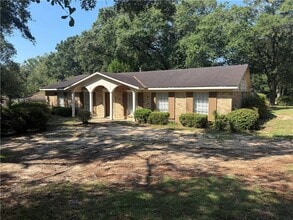 Building Photo - 1513 Deerwood Dr E