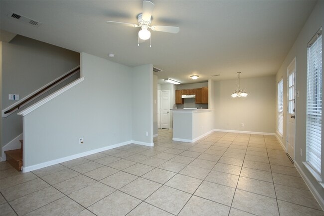 Foto del edificio - 527 Richcrest Dr