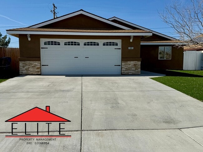 Building Photo - AVAILABLE NOW!!