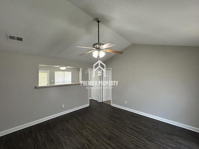 Foto del edificio - 3840 Heathcliff Dr