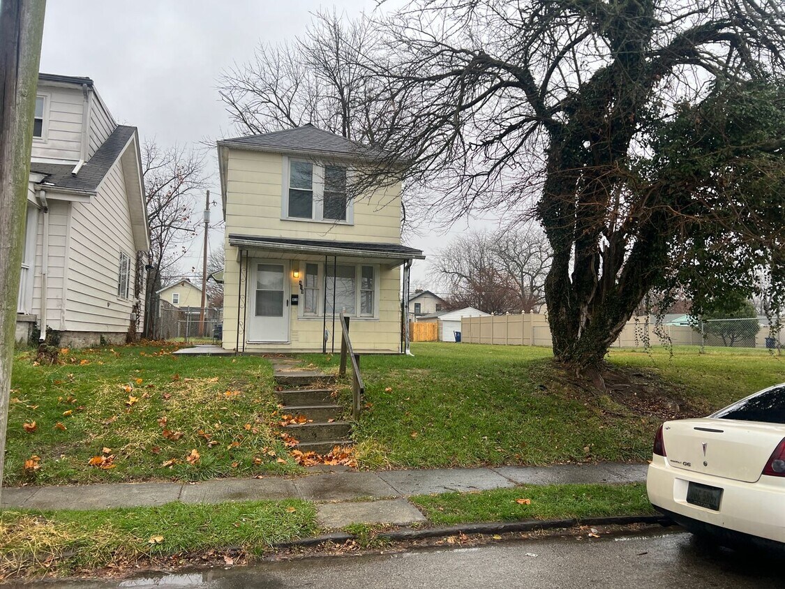 Foto principal - Beautiful Single Family Home for Rent 2/1