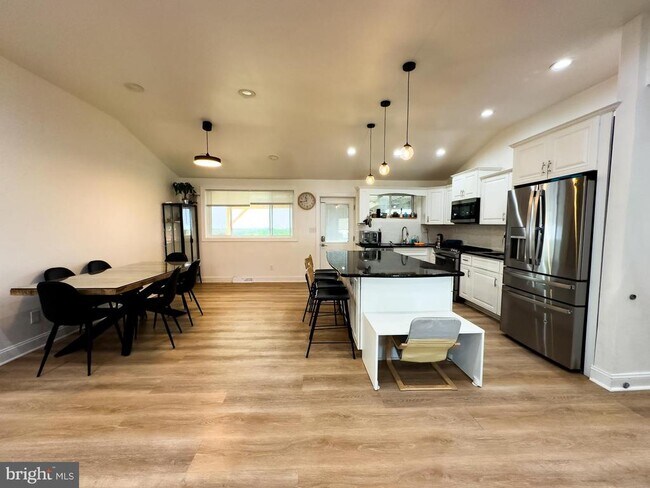 Foto del edificio - 9523 Northeast Ave