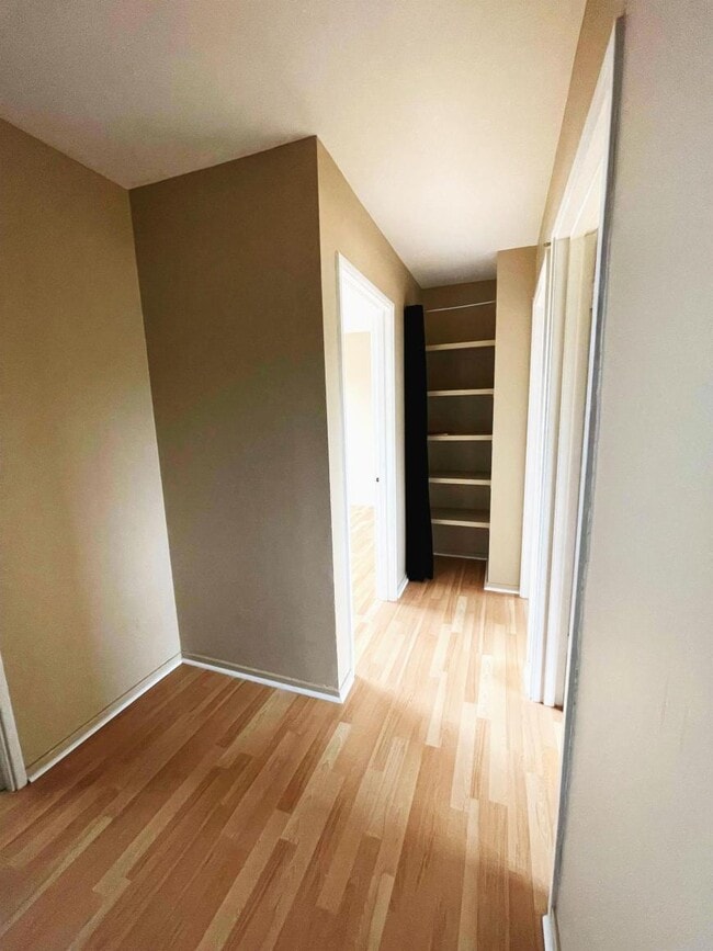 Building Photo - 3 bedroom in Kitimat BC V8C 1W2