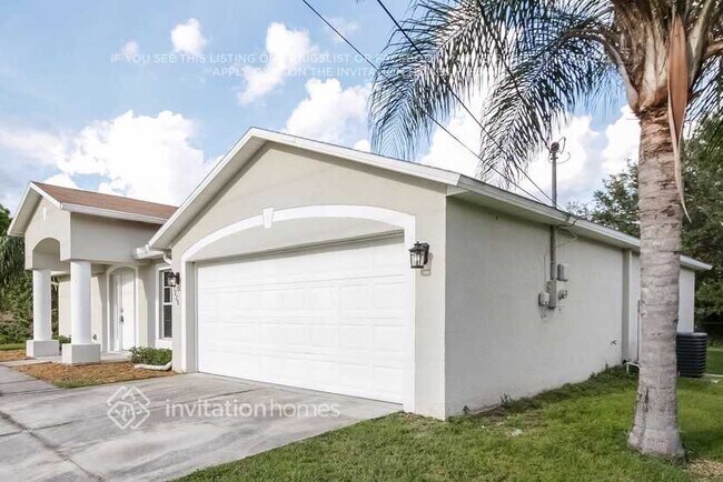 Building Photo - 3228 N Biscayne Dr