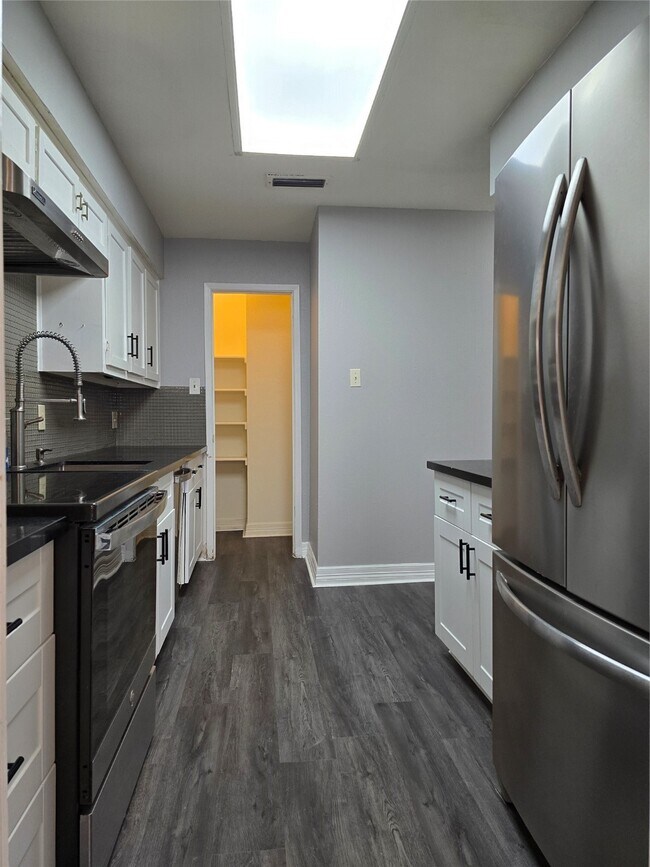 Foto del edificio - 4232 Boone Rd