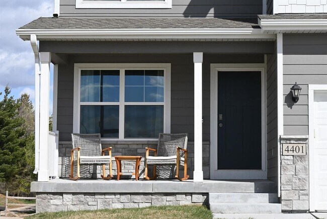 Foto del edificio - Spacious Elegance Meets Modern Comfort In ...
