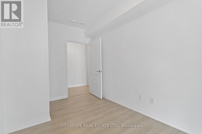 Photo du bâtiment - 8 Widmer St