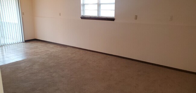 Foto del edificio - 3300 Albany Ct