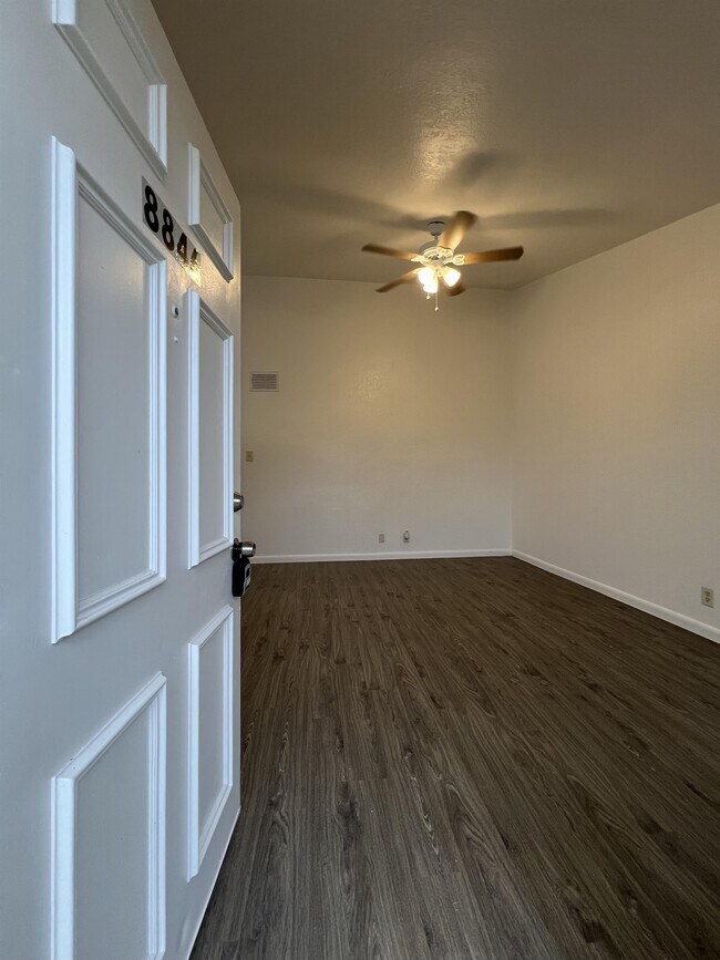 Foto del edificio - 8846 Meadow Range St
