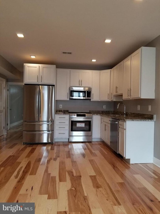 Foto del edificio - 1617 Isherwood St NE