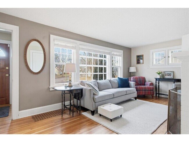 Foto del edificio - 4008 Zenith Ave N